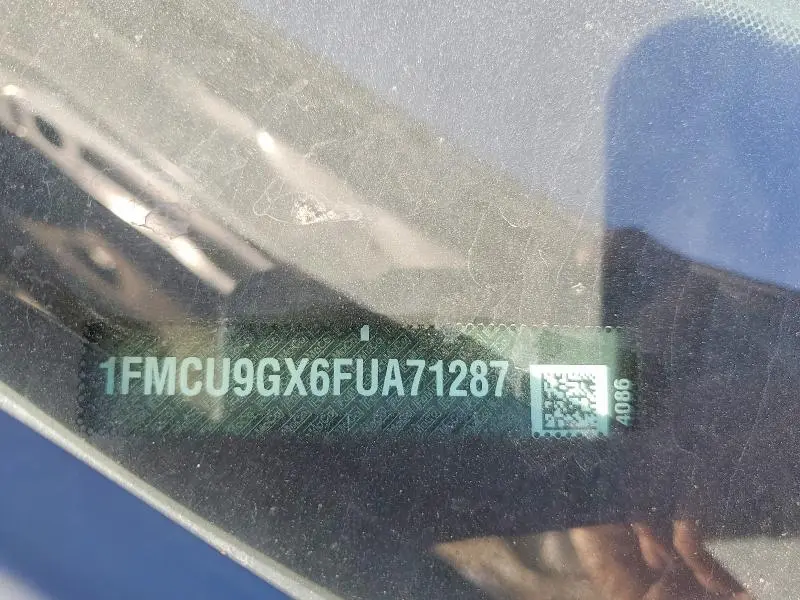 2015 FORD ESCAPE SE  