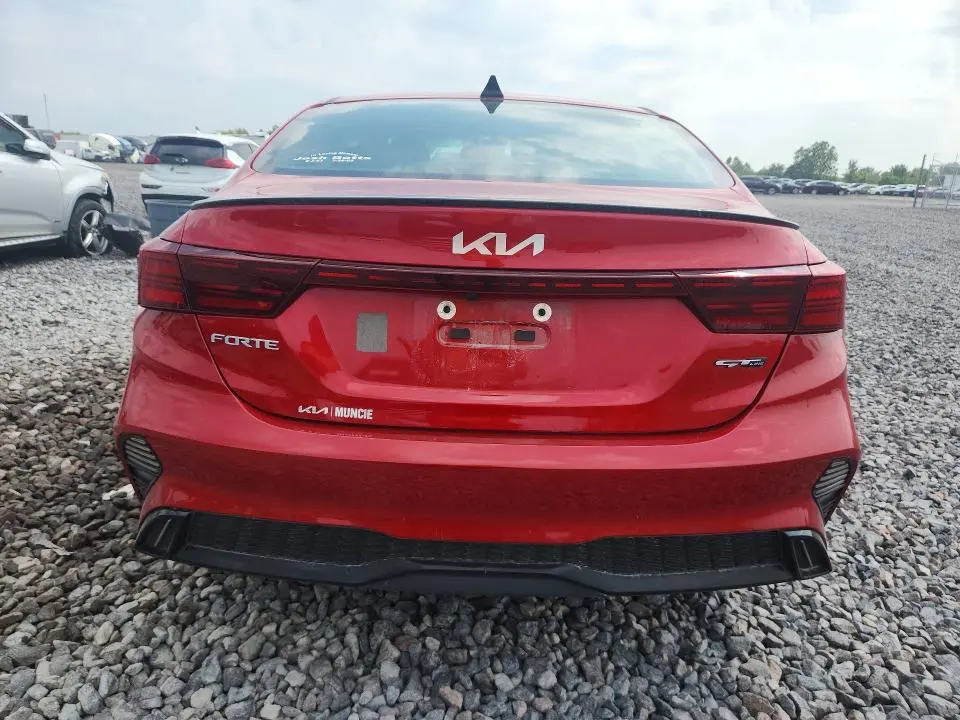 2024 KIA FORTE GT LINE  