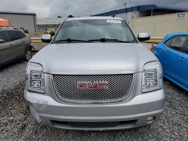 2012 GMC YUKON SLE  