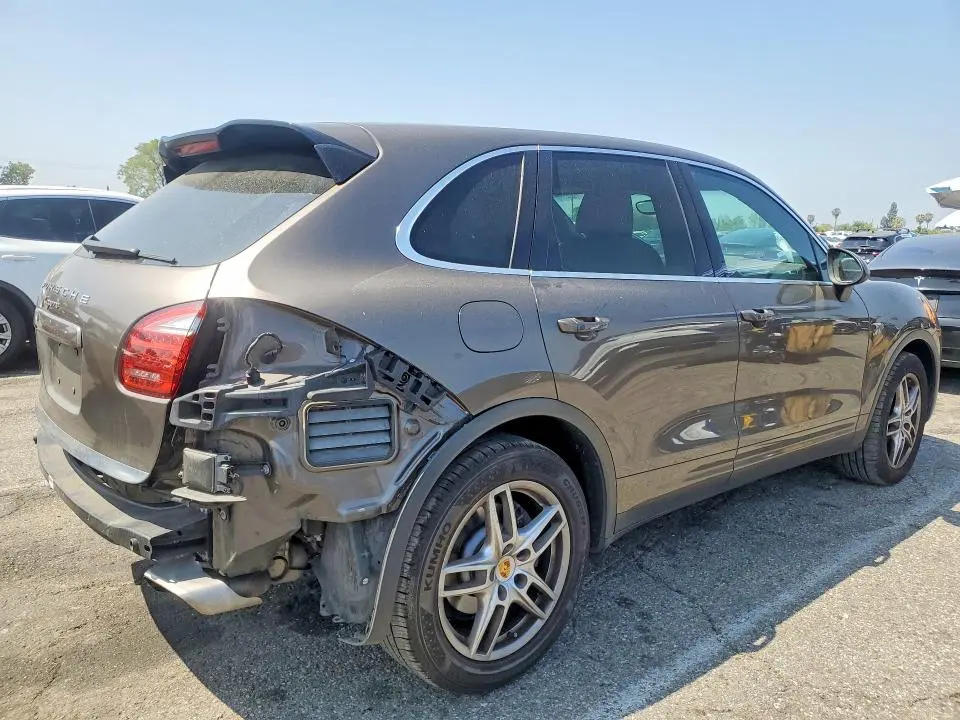 2013 PORSCHE CAYENNE   