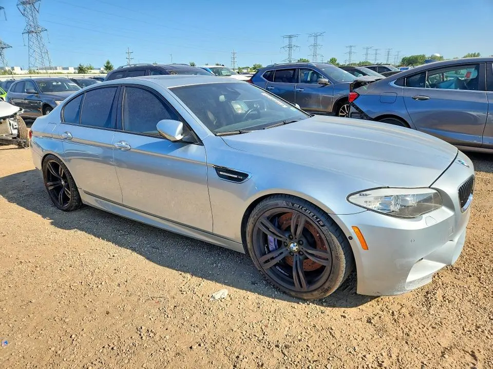 2013 BMW M5   
