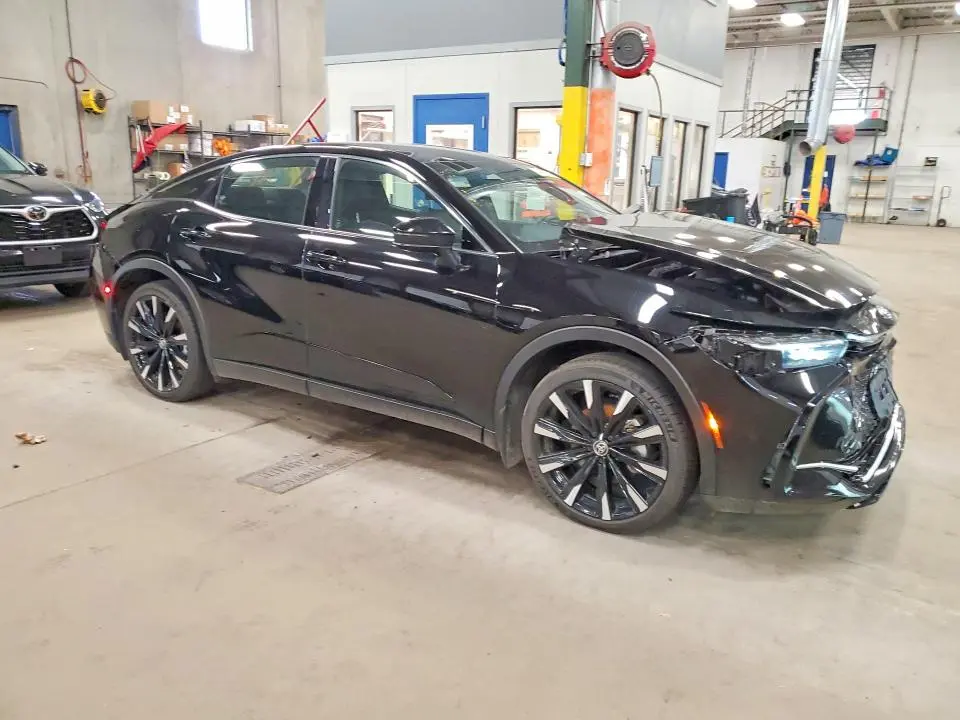 2023 TOYOTA CROWN PLATINUM  