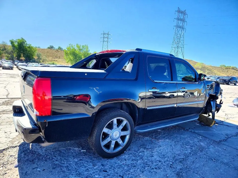 2010 CADILLAC ESCALADE EXT LUXURY  