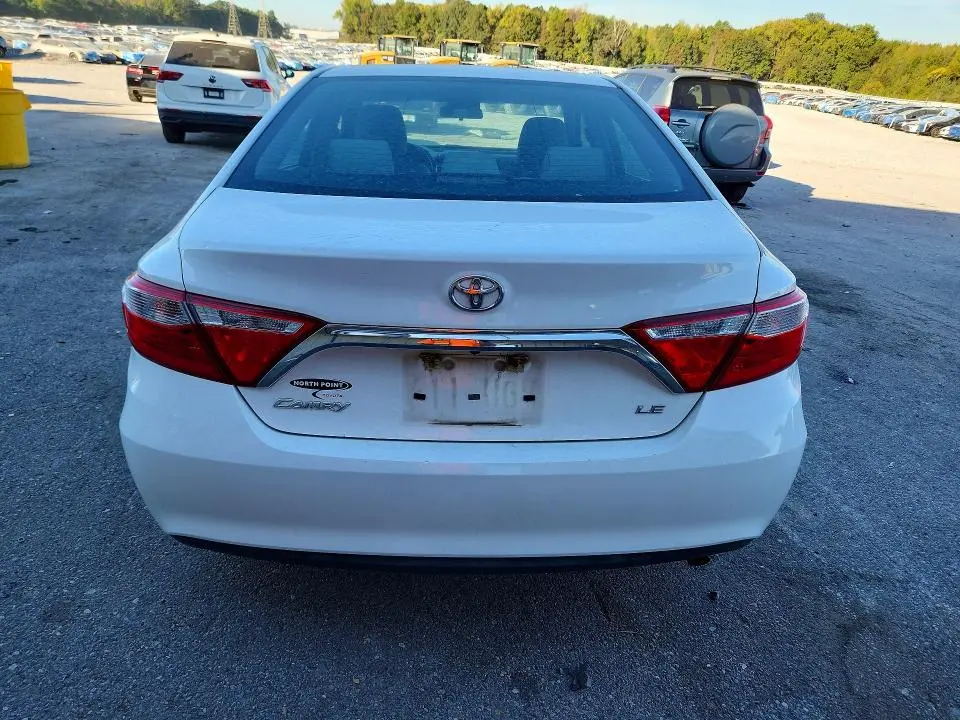 2016 TOYOTA CAMRY LE  