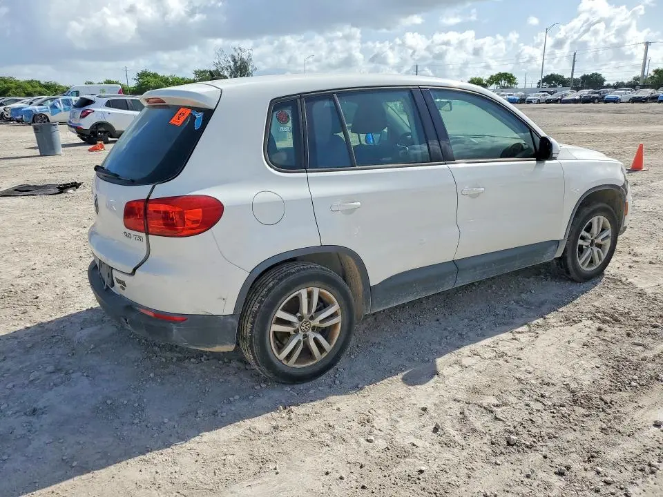 2014 VOLKSWAGEN TIGUAN S  