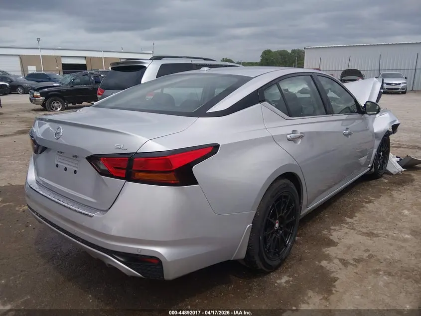 2022 NISSAN ALTIMA SL FWD