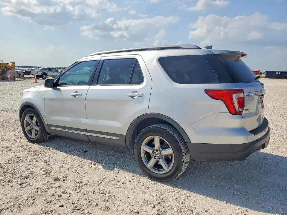 2019 FORD EXPLORER XLT  