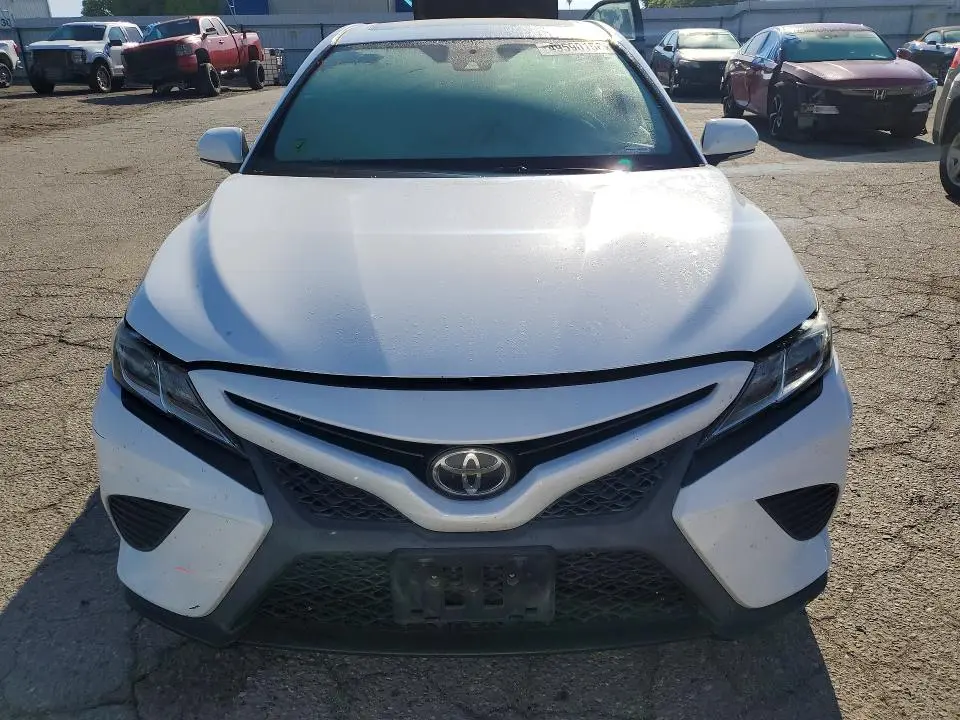 2019 TOYOTA CAMRY SE  