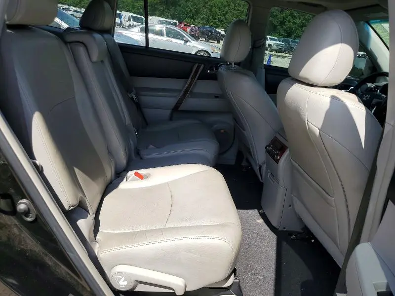 2013 TOYOTA HIGHLANDER LIMITED  