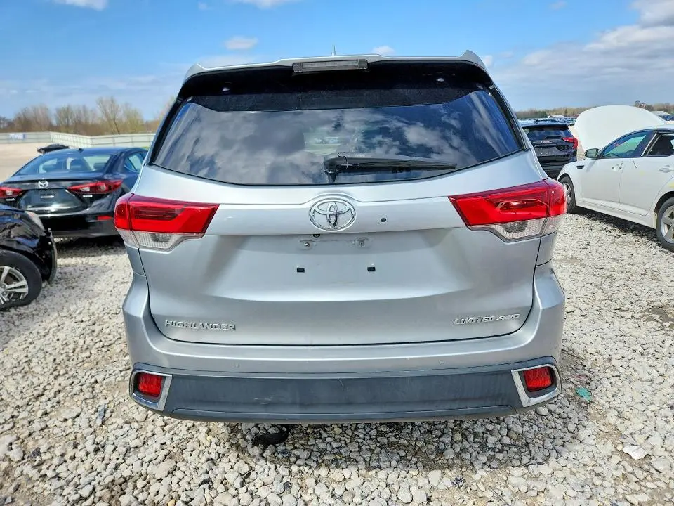 2017 TOYOTA HIGHLANDER LIMITED PLATINUM  