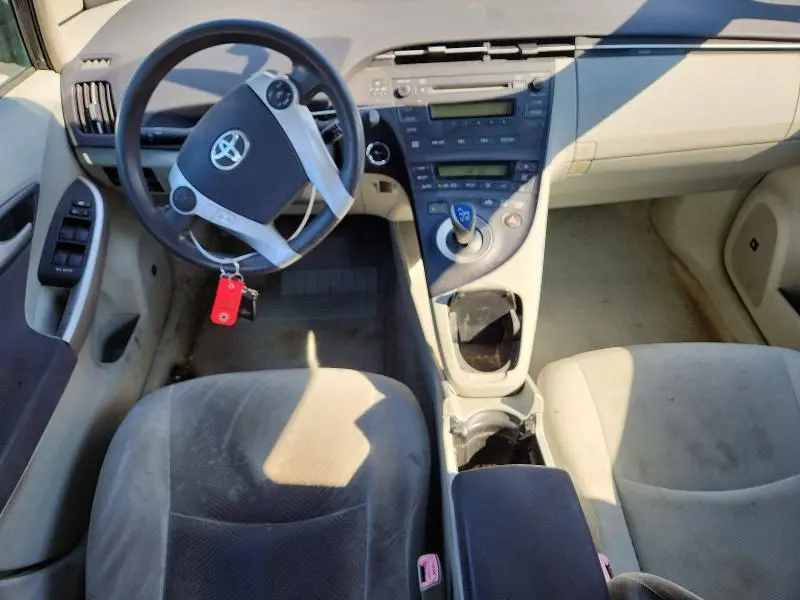 2010 TOYOTA PRIUS III  