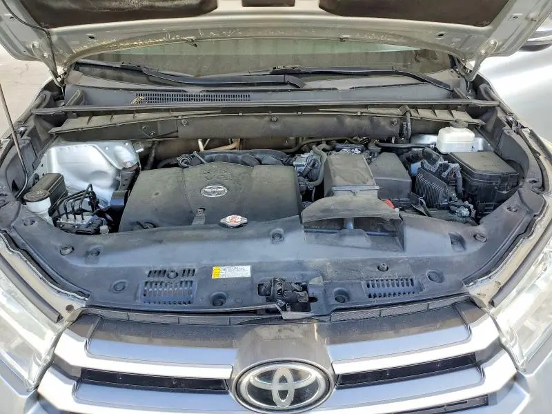 2019 TOYOTA HIGHLANDER LE PLUS  