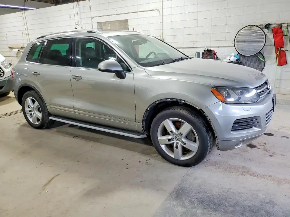 2011 VOLKSWAGEN TOUAREG HYBRID  