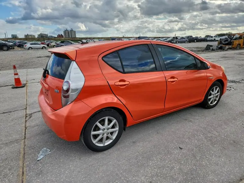 2014 TOYOTA PRIUS C THREE  