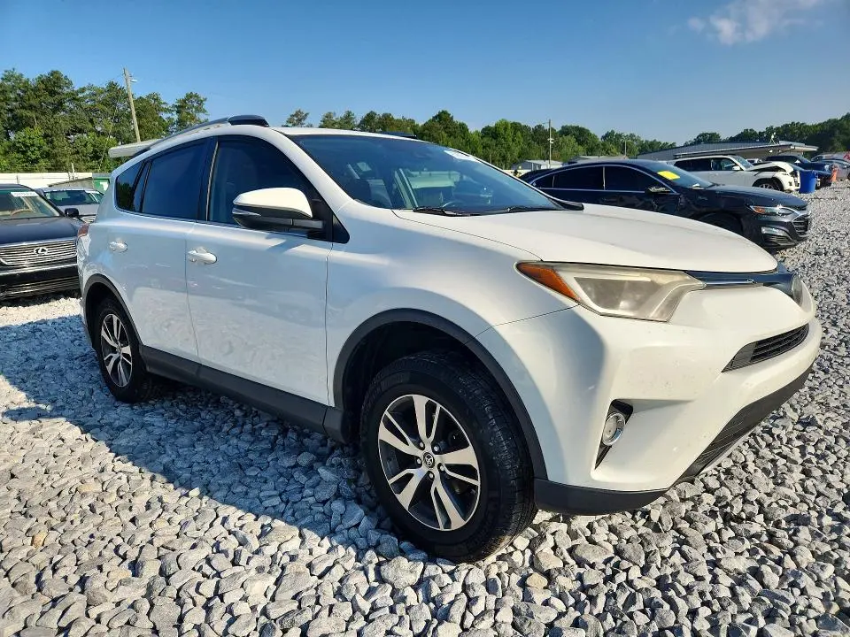 2018 TOYOTA RAV4 XLE  