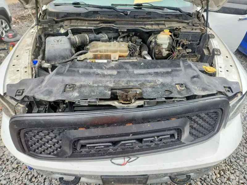 2015 RAM 1500 SLT  
