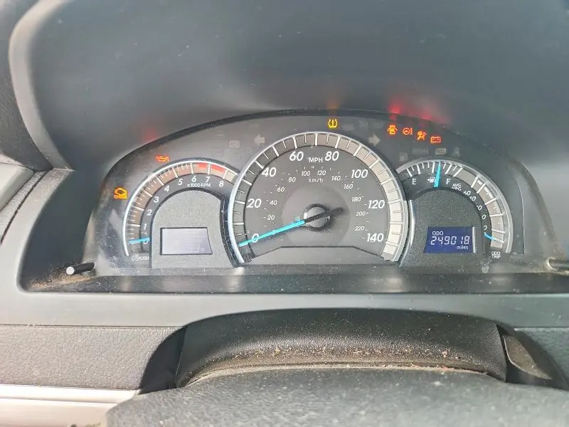 2014 TOYOTA CAMRY SE  