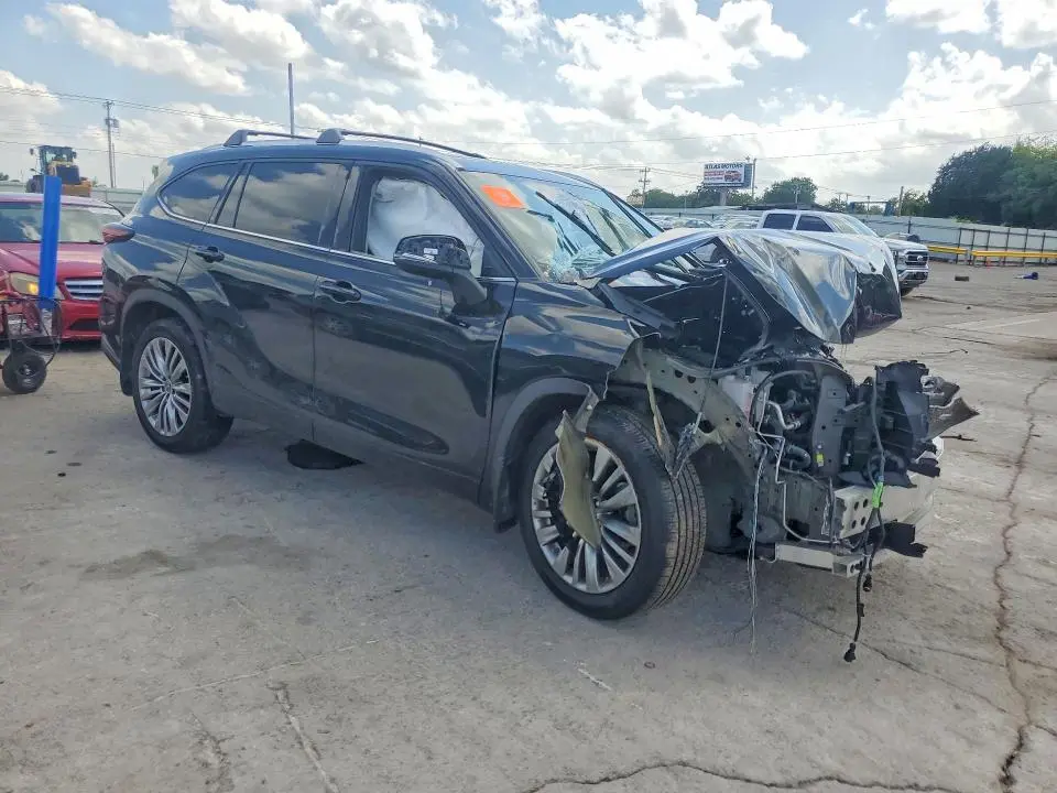2024 TOYOTA HIGHLANDER PLATINUM  