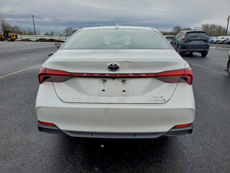 2020 TOYOTA AVALON XLE  