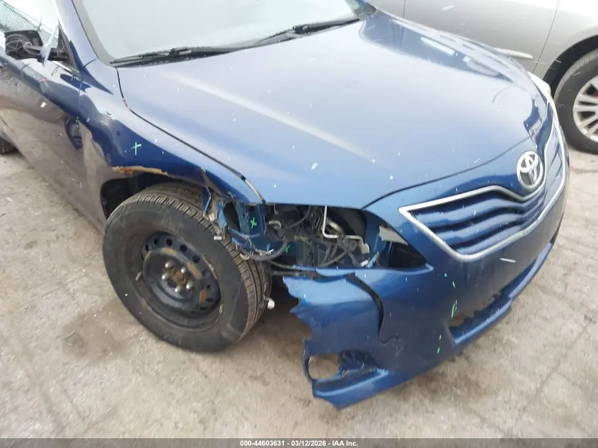 2011 TOYOTA CAMRY LE V6