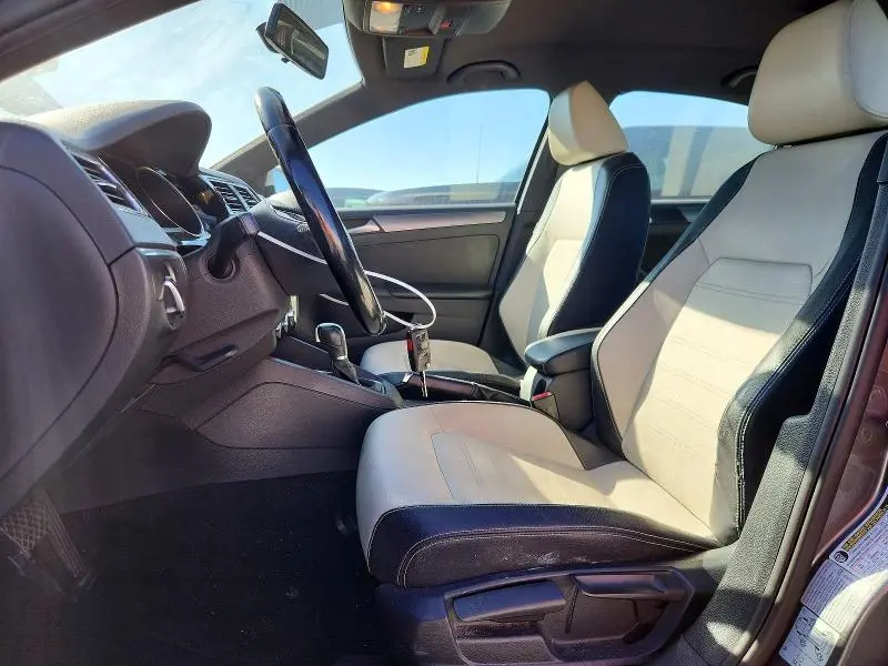 2016 VOLKSWAGEN JETTA SPORT  