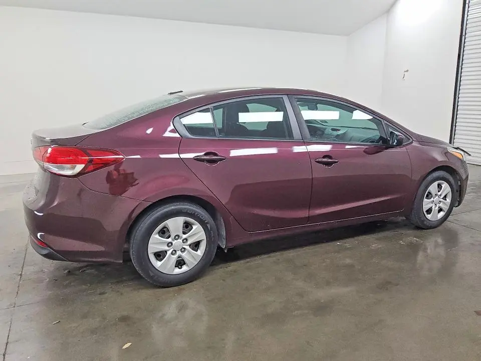 2017 KIA FORTE LX  