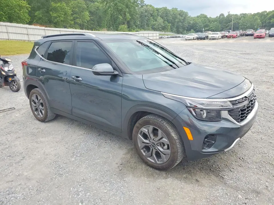 2024 KIA SELTOS S  
