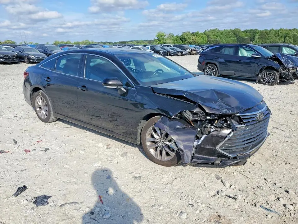 2019 TOYOTA AVALON XLE  