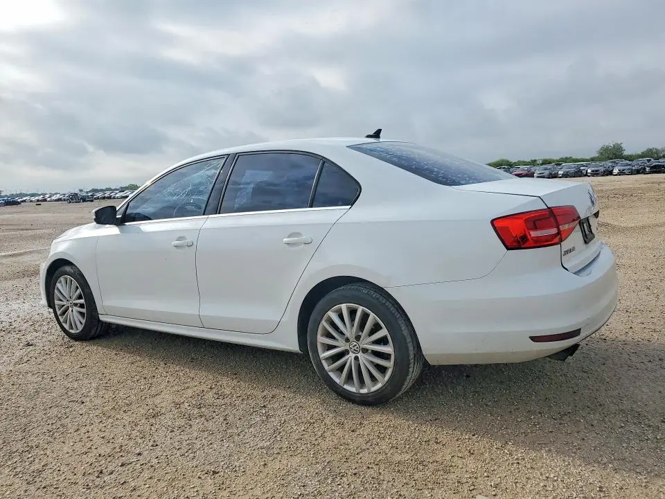 2015 VOLKSWAGEN JETTA SE  