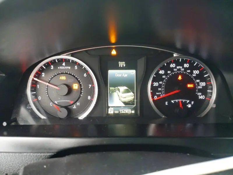 2015 TOYOTA CAMRY SE  