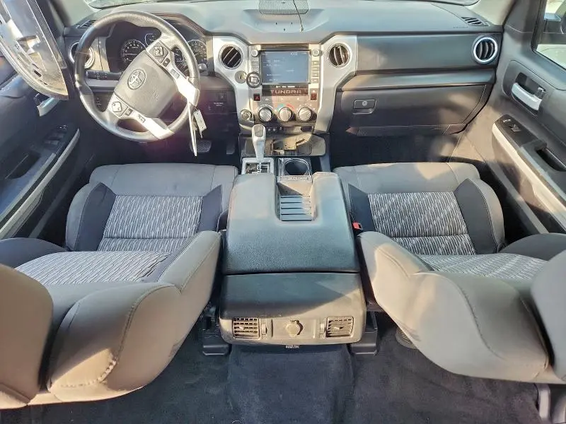 2020 TOYOTA TUNDRA CREWMAX SR5  