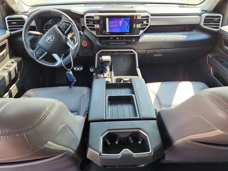 2022 TOYOTA TUNDRA SR5  