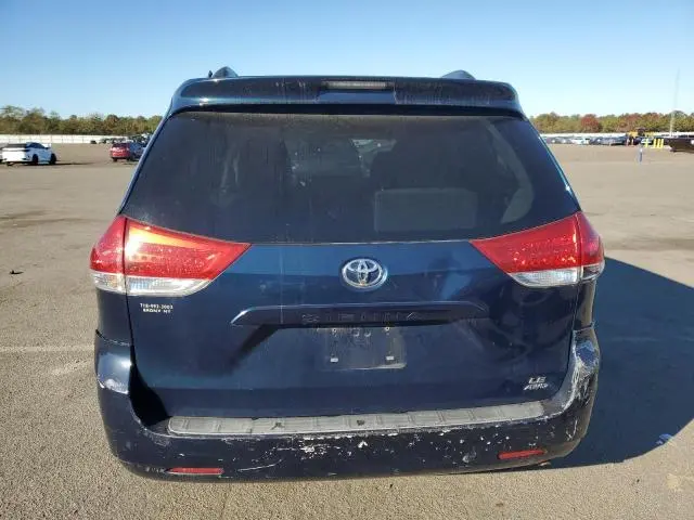 2011 TOYOTA SIENNA LE  