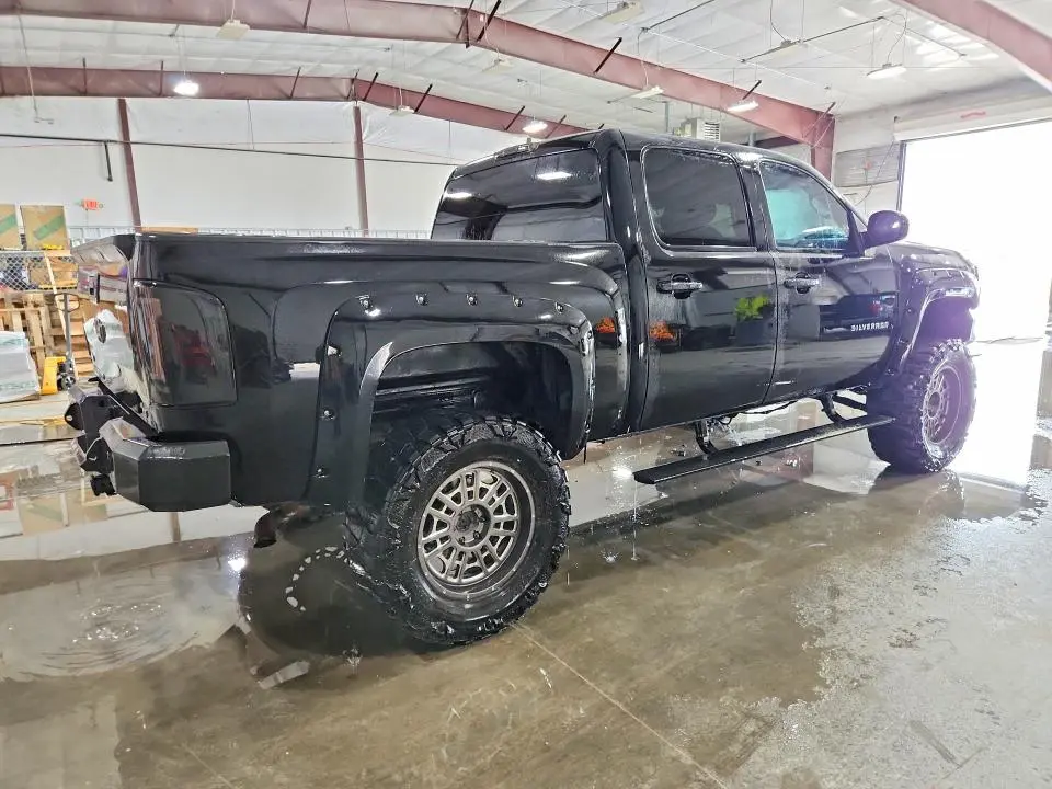 2011 CHEVROLET SILVERADO K1500 LT  