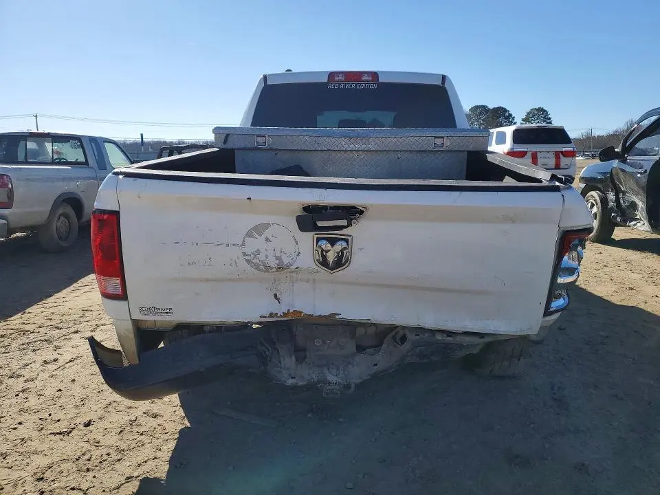 2014 RAM 1500 ST  