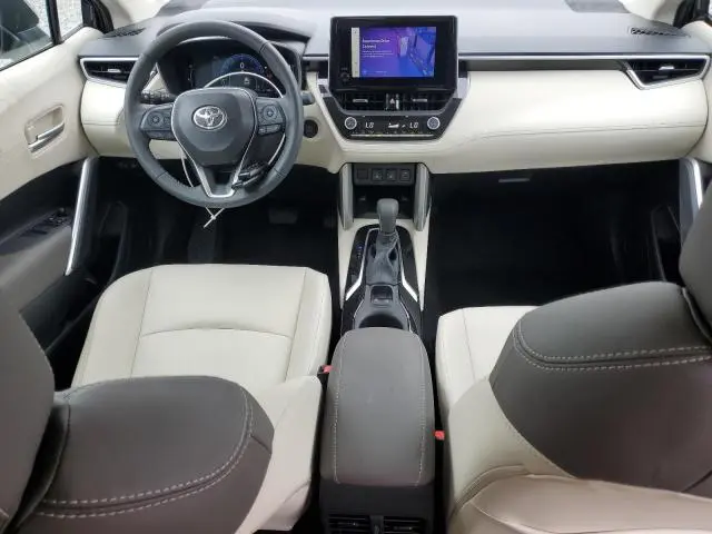 2024 TOYOTA COROLLA CROSS XLE  