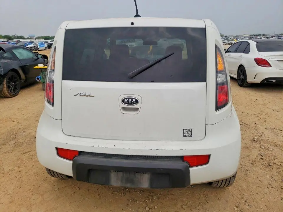 2010 KIA SOUL +  