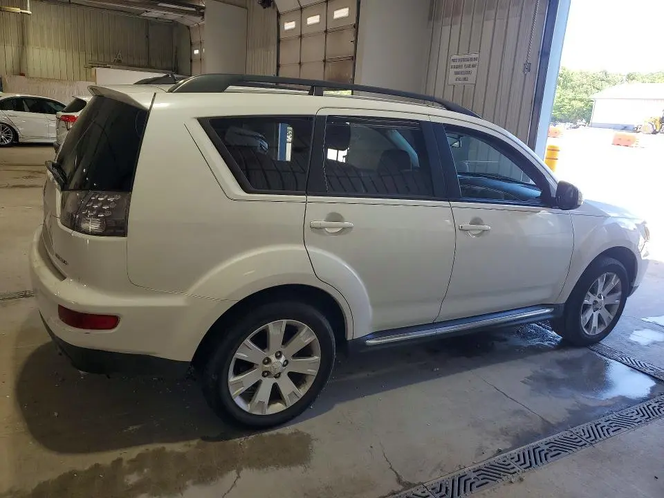 2010 MITSUBISHI OUTLANDER SE  