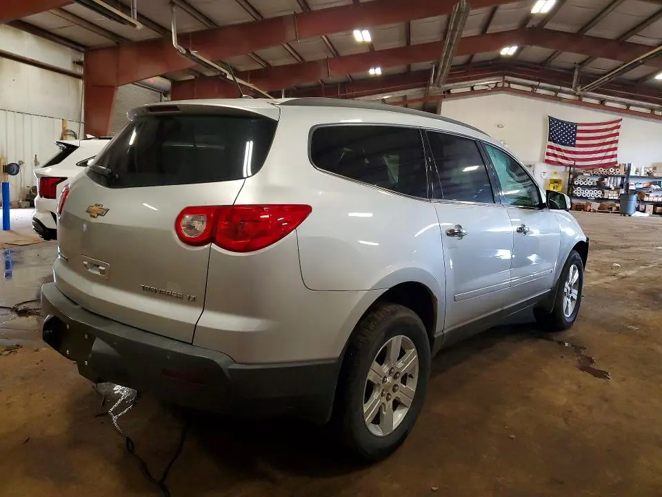 2010 CHEVROLET TRAVERSE LT  