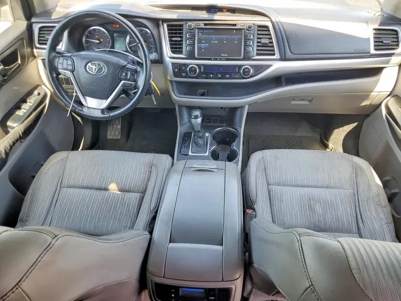 2016 TOYOTA HIGHLANDER LE PLUS  