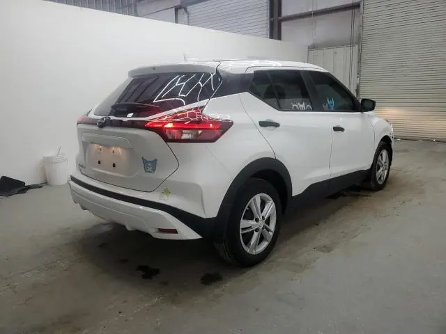 2023 NISSAN KICKS S  