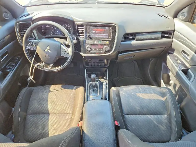 2018 MITSUBISHI OUTLANDER SE  