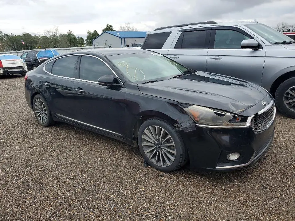 2017 KIA CADENZA PREMIUM  