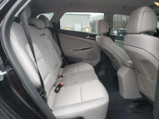 2018 HYUNDAI TUCSON SE  