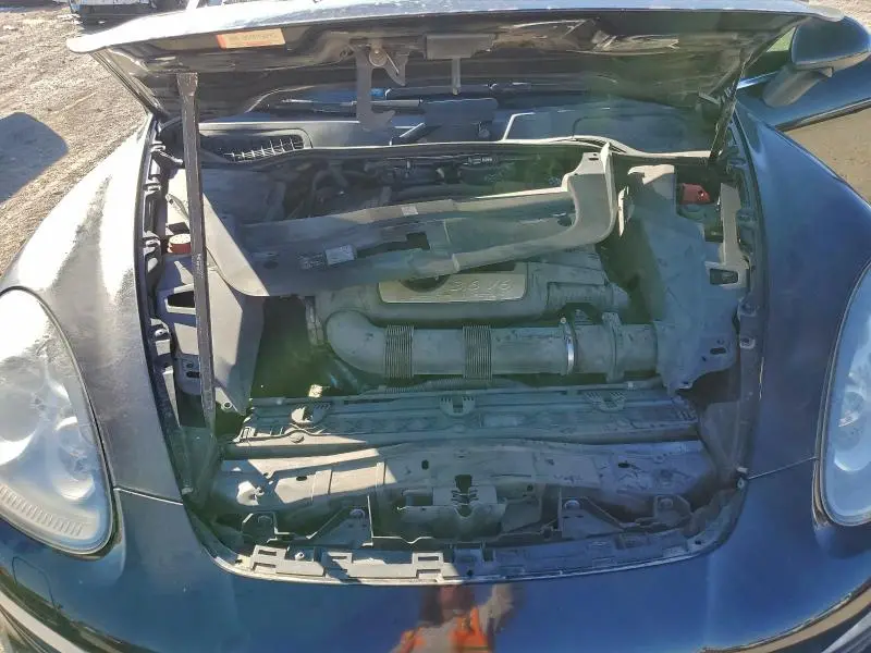 2013 PORSCHE CAYENNE   