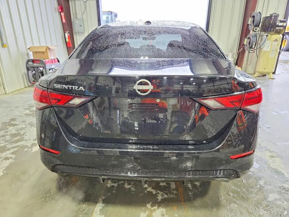 2025 NISSAN SENTRA SV  