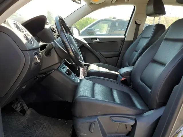 2016 VOLKSWAGEN TIGUAN S  
