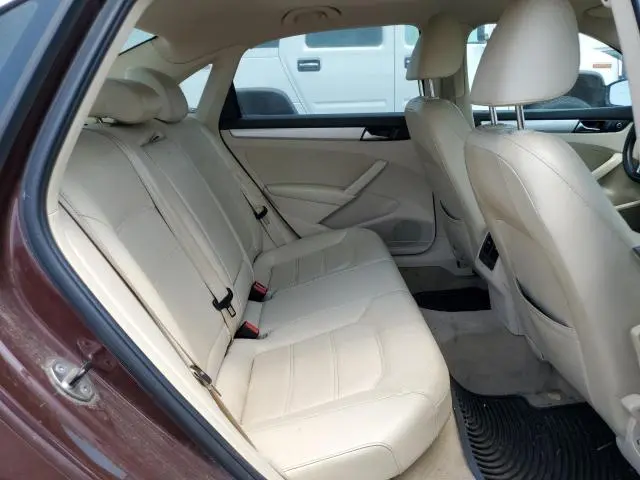 2013 VOLKSWAGEN PASSAT SE  