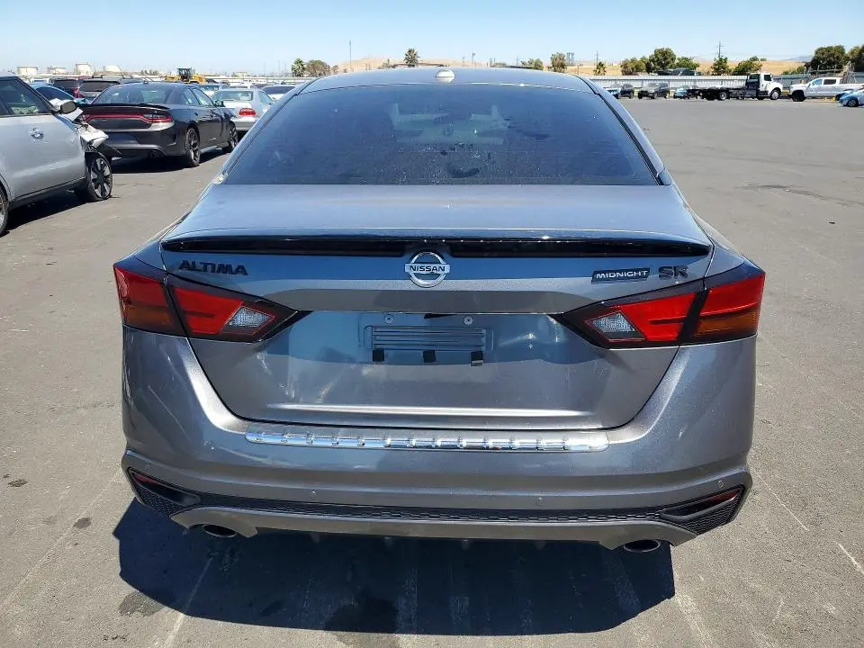 2022 NISSAN ALTIMA SR  