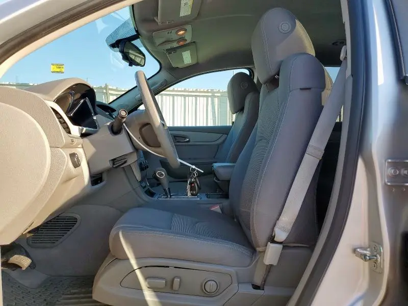 2013 CHEVROLET TRAVERSE LS  